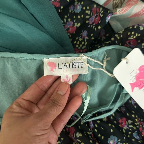 NWT Latiste By Amy Free Spirit Flowy Deep Sage Tiered Midi Dress Size S - Picture 14 of 14